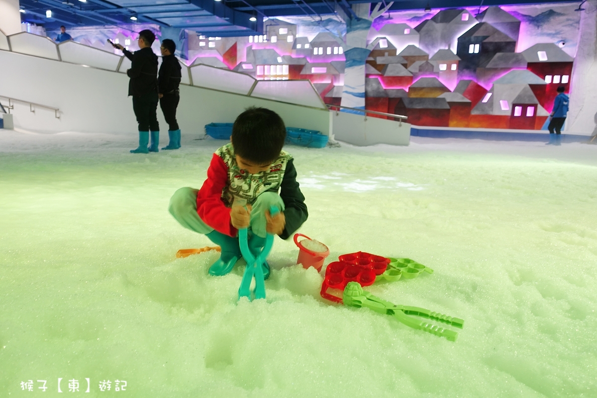 三井outlet台中滑雪,三井滑雪,三井雪樂地,台中玩雪,台中親子景點,親子景點,雪樂地價格,雪樂地價錢,雪樂地優惠,雪樂地購票,雪樂地門票