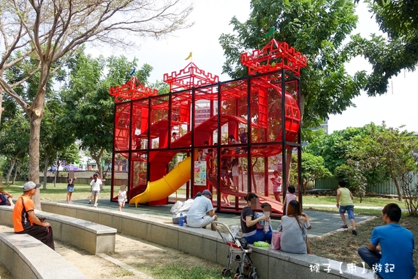 延伸閱讀：[台中] 新福公園中部第一座有探索迷宮的特色公園 結合攀爬與溜滑梯的紅色城堡 免費遛小孩景點推薦