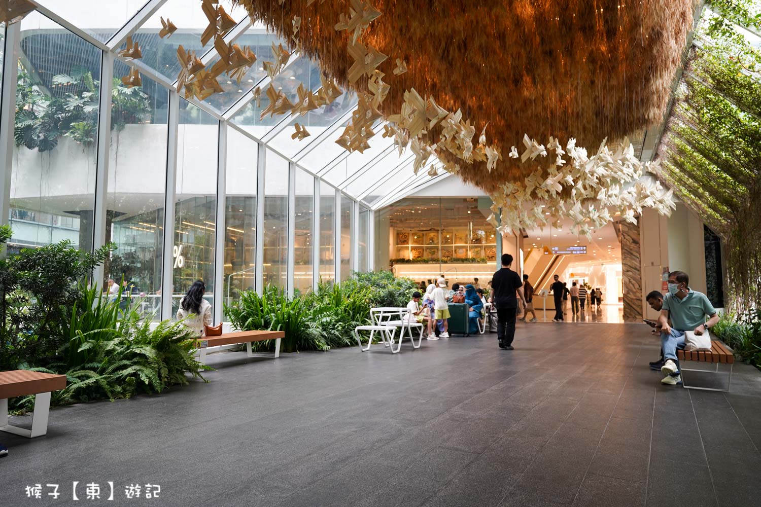網站近期文章：[泰國] 曼谷必逛百貨商圈 EMPORIUM EMQUARTIER 空鐵Phrom Phong直通 餐廳美食 名牌服飾 香氛超好逛
