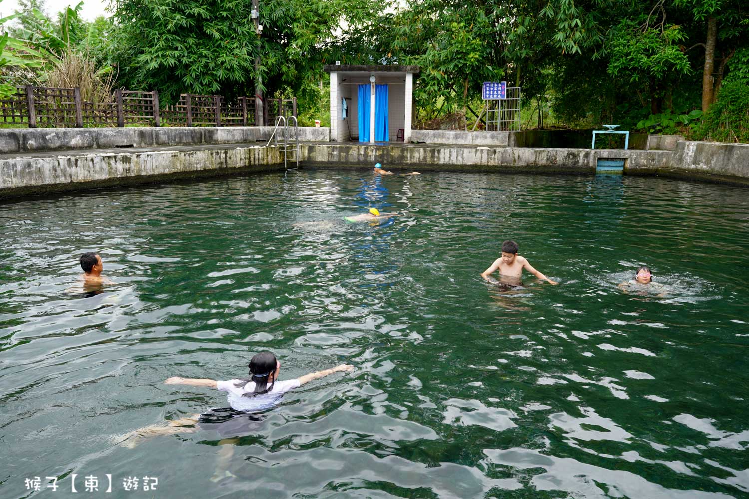 網站近期文章：[宜蘭] 阿蘭城湧泉池 在地人免費玩水 泡腳 消暑景點 水質清澈 一年四季20度水溫好沁涼
