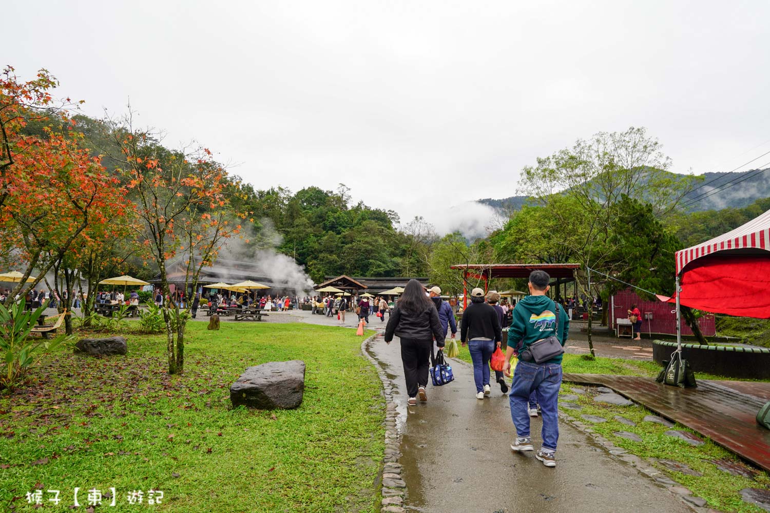 冬天必訪行程 免費泡溫泉足湯好療癒 群山環抱 雲霧繚繞 竹簍煮溫泉蛋 玉米 2026最新價格 @猴子【東】遊記 @猴子【東】遊記