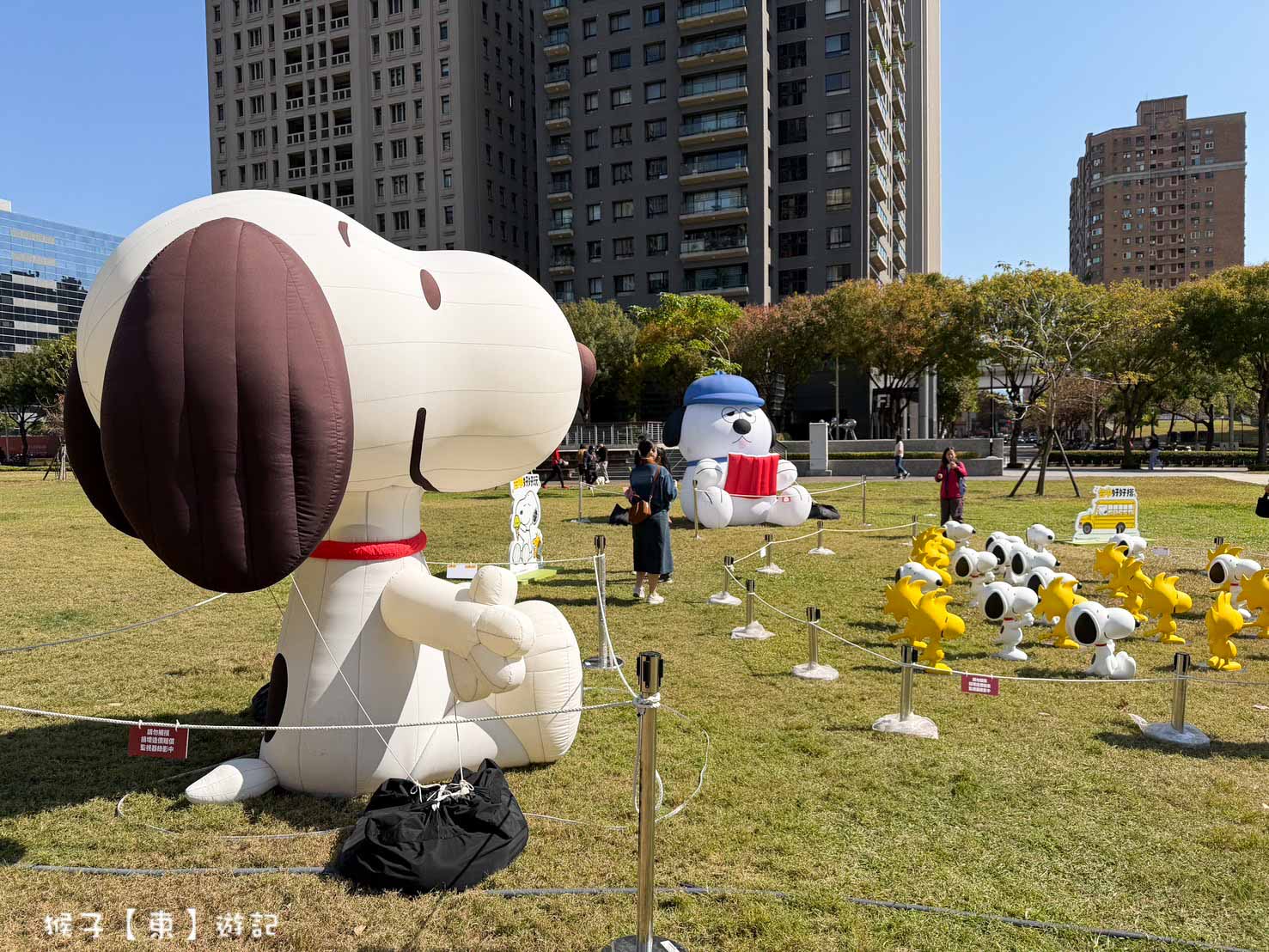 網站近期文章：超萌史努比出沒在公園草地 紅綠燈 公車亭 期間限定免費參觀 拍照打卡 超療癒