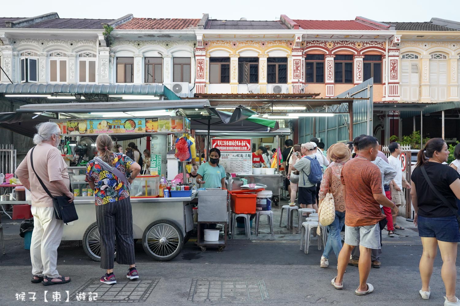 網站近期文章：[檳城] 三條路888福建面 米其林推薦檳城在地小吃 湯頭濃郁 生意超好 加燒肉 豬腸好吃