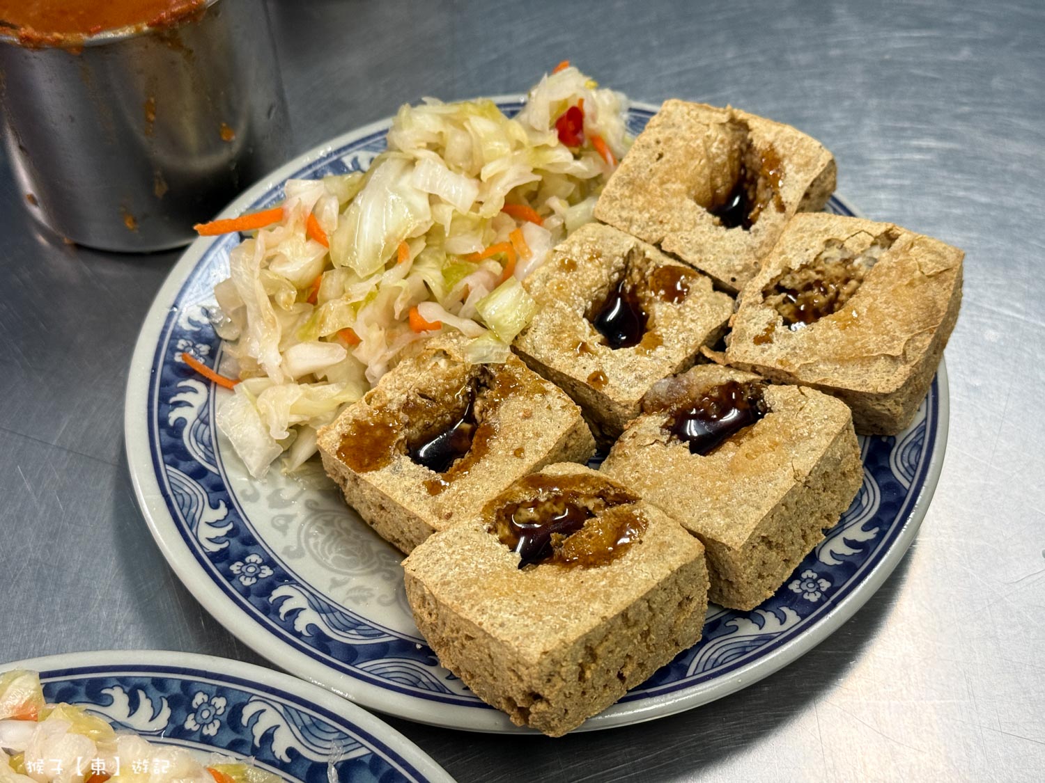 網站近期文章：[台中] 花蓮水尾臭豆腐 在地老店 內用紅茶、熱湯免費無限續 外酥內軟 台中東區自由路美食推薦