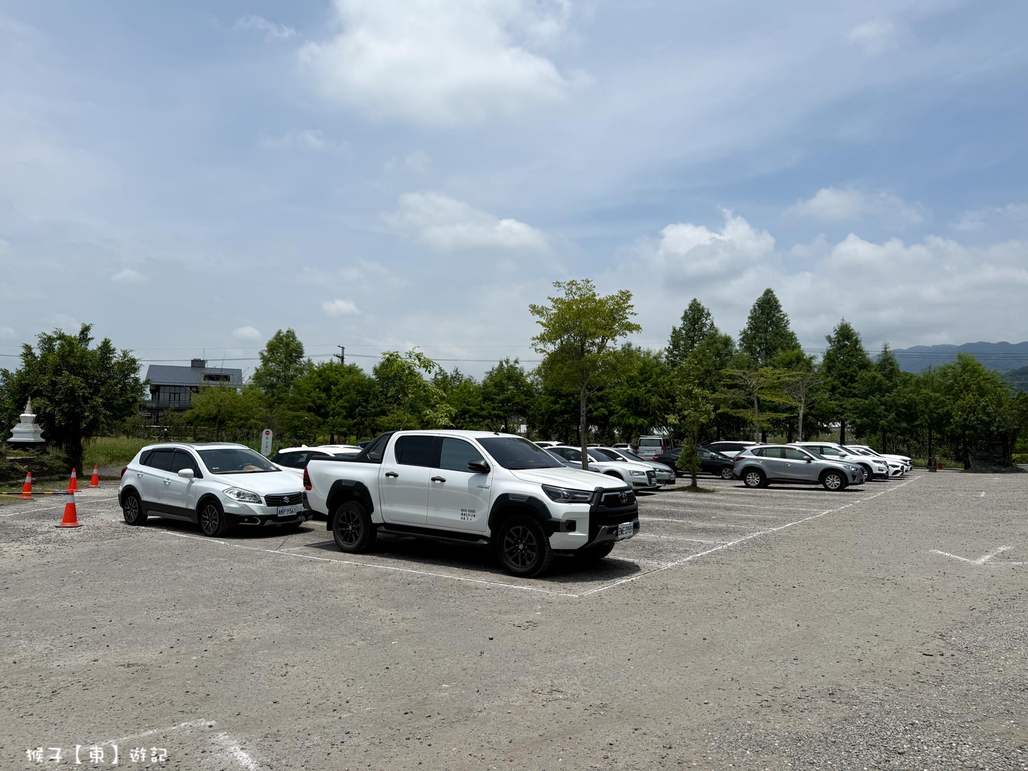聽水咖啡停車場